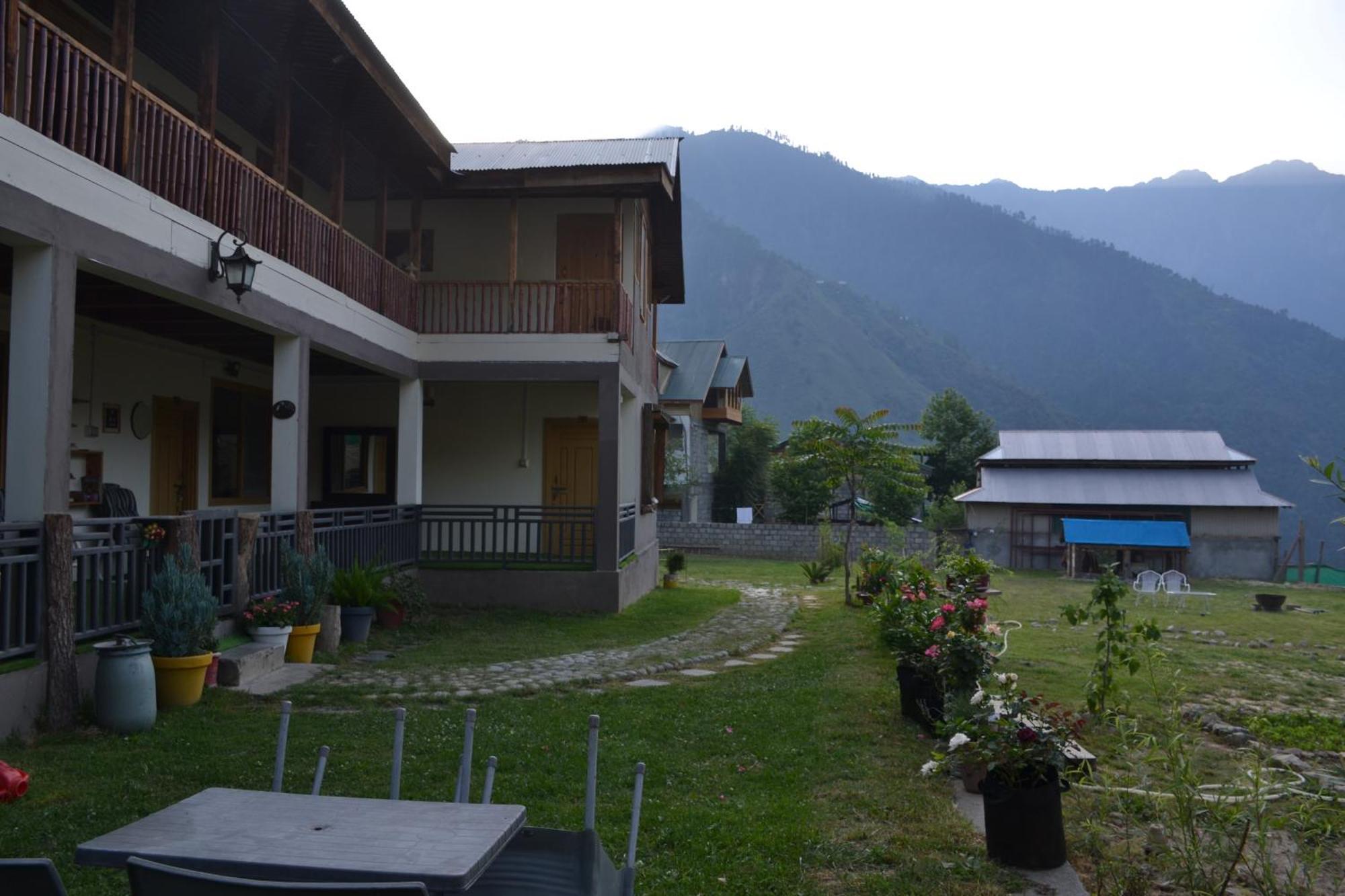 West End Lodges Neelum المظهر الخارجي الصورة