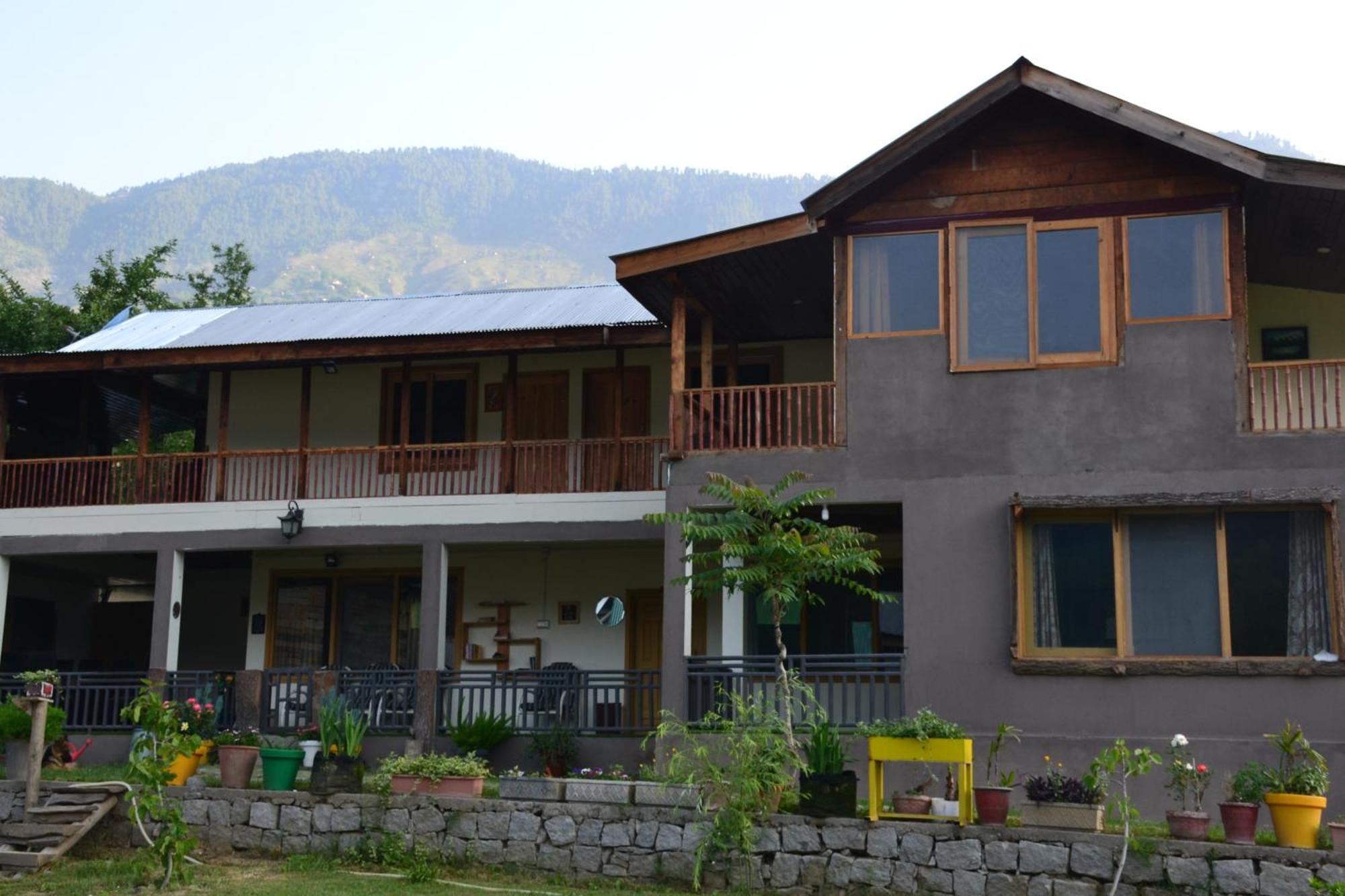 West End Lodges Neelum المظهر الخارجي الصورة