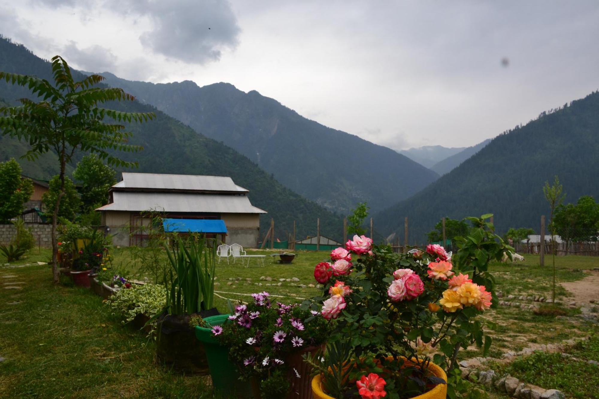 West End Lodges Neelum المظهر الخارجي الصورة