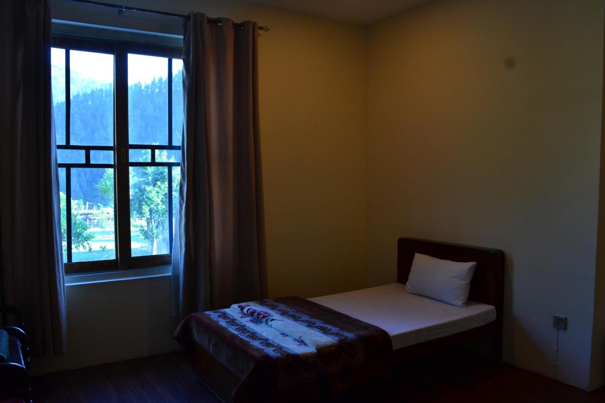 West End Lodges Neelum المظهر الخارجي الصورة
