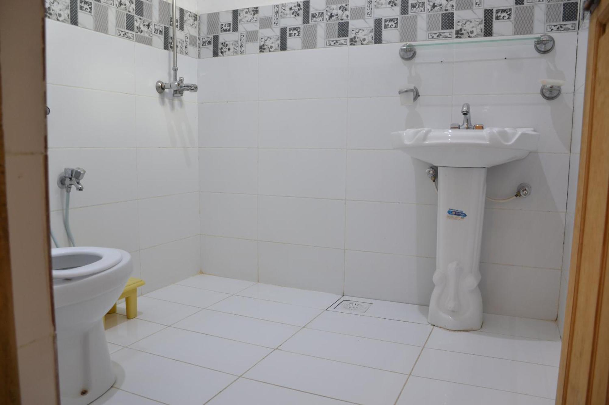 West End Lodges Neelum المظهر الخارجي الصورة